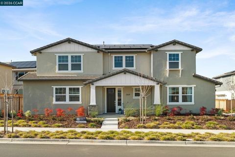 Photo of 2529 Lake Club Drive Dr, Fairfield, CA 94533 (MLS # 41128256)