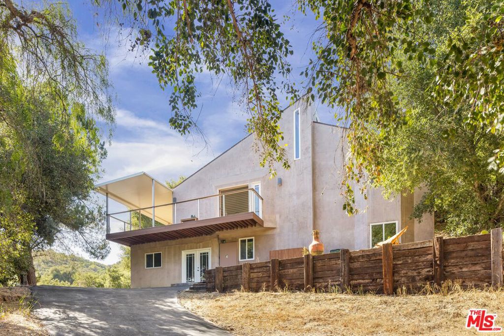 1310 N Topanga Canyon Boulevard
