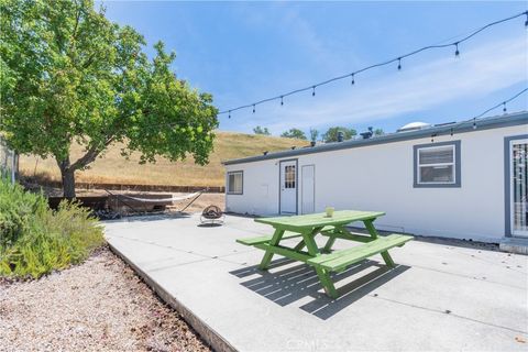 Tiny photo for 2726 Bridle Trail Lane, Paso Robles, CA 93446 (MLS # NS26104549)