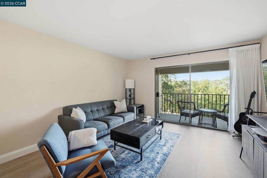 628 Via Casitas