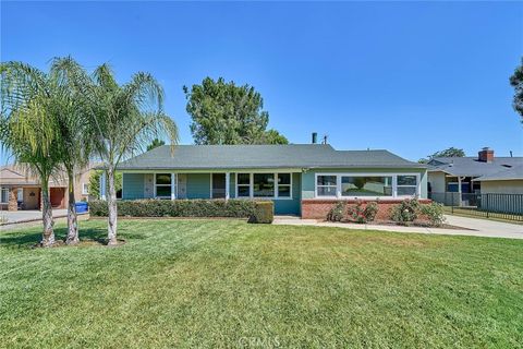 Photo of 1307 E Mcwood St, West Covina, CA 91790 (MLS # AR26090120)