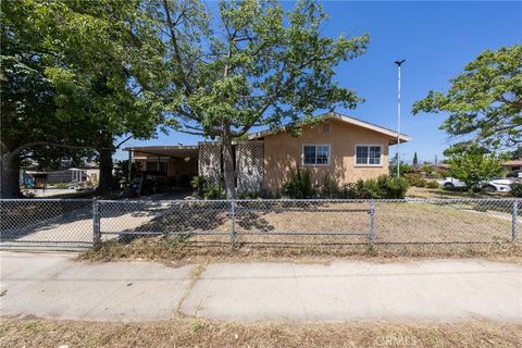 Photo of 566 S Sage AVE, Rialto, CA 92376 (MLS # CV26108232)