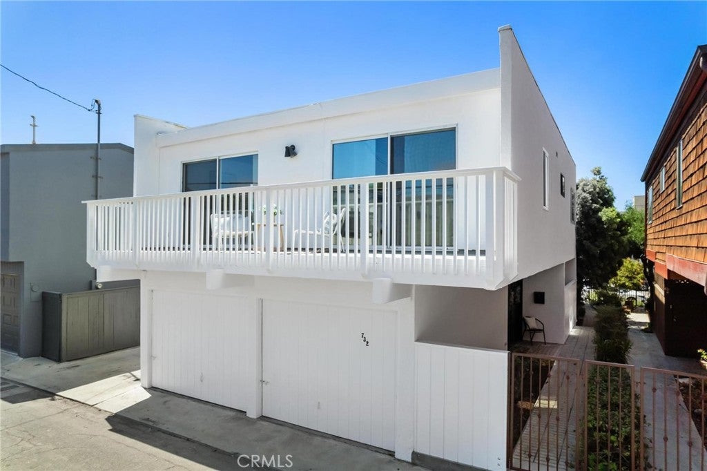 732 Hermosa Avenue