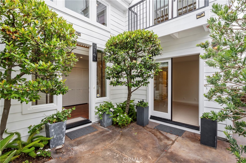 Corona del Mar South of PCH (CDMS) - Residential Lease