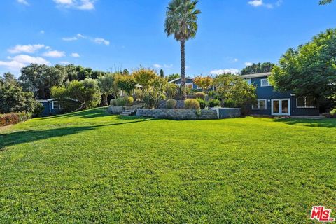 Photo of 6644 Wildlife Road, Malibu, CA 90265 (MLS # 26828345)
