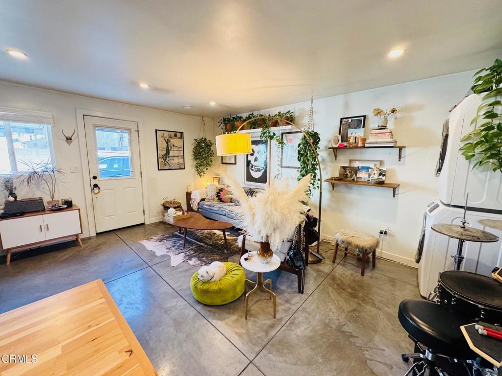 This character-filled Bungalow unit has everything you need for comfortable living. The bright and inviting one-bedroom home comes complete with a full set of appliances including in unit washer and dryer for your convenience. Step outside to your own private yard, perfect for relaxing or letting your furry friends play.Located just moments from Colorado Boulevard and Eagle Rock Boulevard, you'll enjoy easy access to vibrant coffee shops, trendy restaurants, and lively local bars. Experience the perfect blend of classic charm and modern convenience in the heart of one of Los Angeles' most desirable neighborhoods.