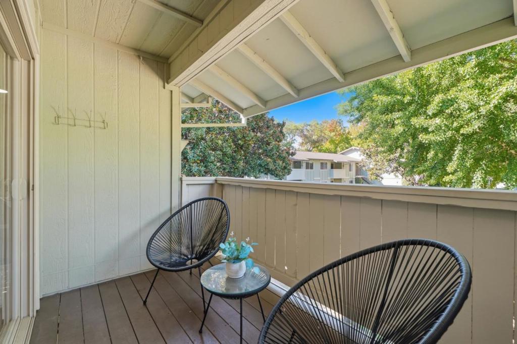 264 N Whisman Road 13