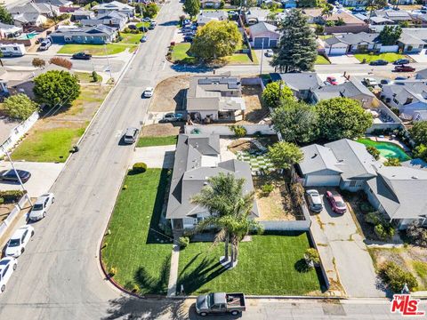 Photo of 5042 N Glendora Avenue, Covina, CA 91724 (MLS # 25606153)