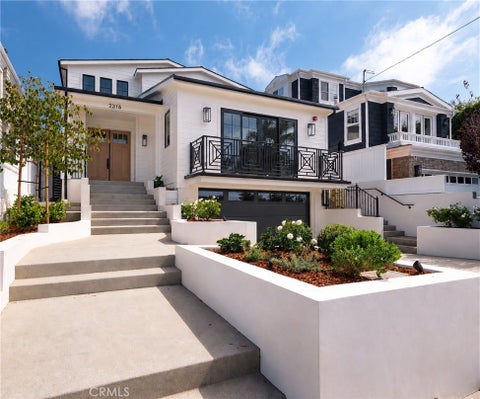 Photo of 2316 Pine Ave. AVE, Manhattan Beach, CA 90266 (MLS # SB26212196)