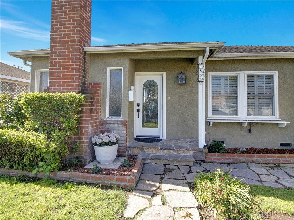 4864 W 139th