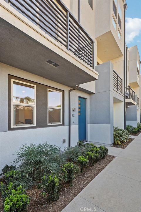 337 Placemark Irvine CA 92614