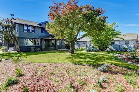 1048 E 5th Street Long Beach CA 90802