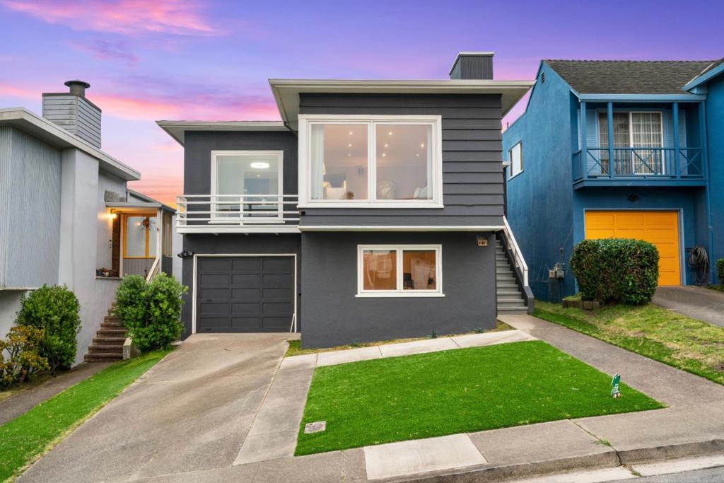 23 Fernwood Avenue