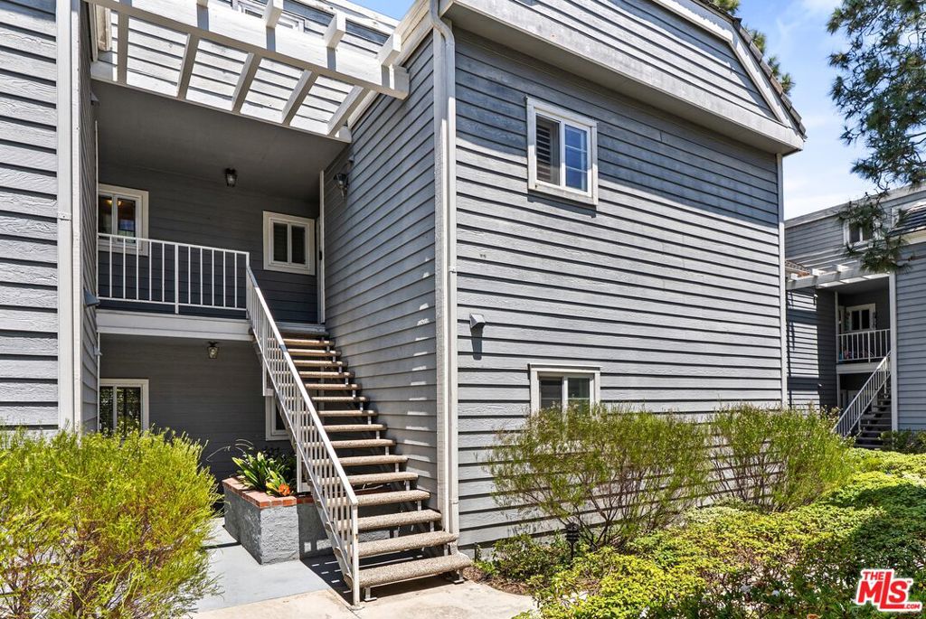 8505 Gulana Avenue 5207, Los Angeles CA 90293