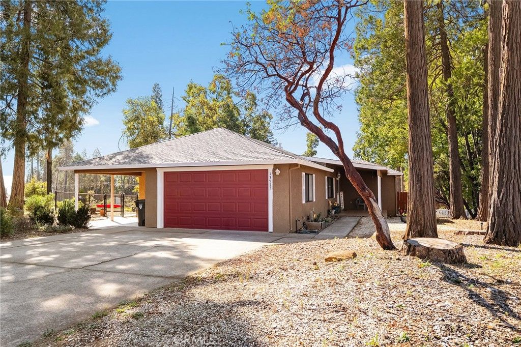 Photo of 13953 Carver Dr, Magalia, CA 95954 (MLS # SN25243991)