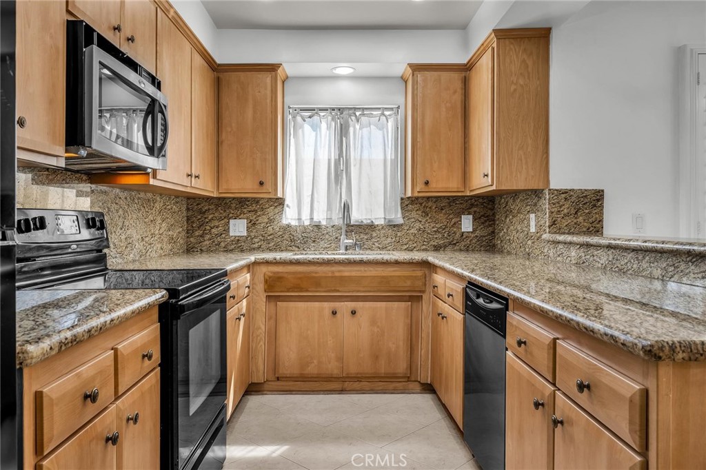 810 Edgewood 105