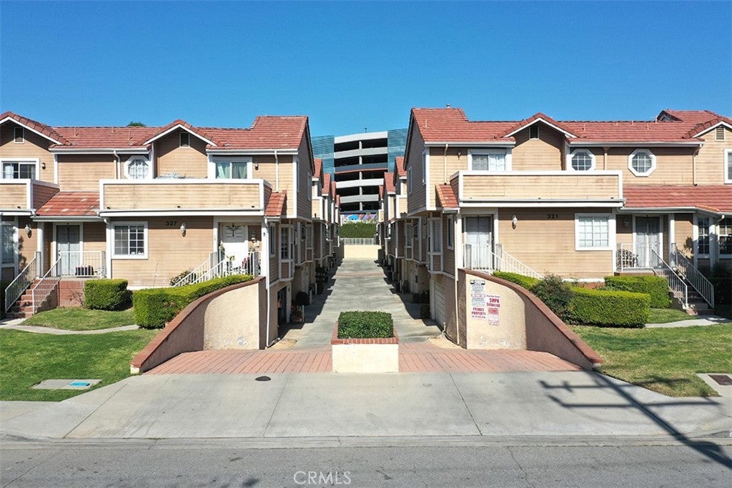 331 Genoa St