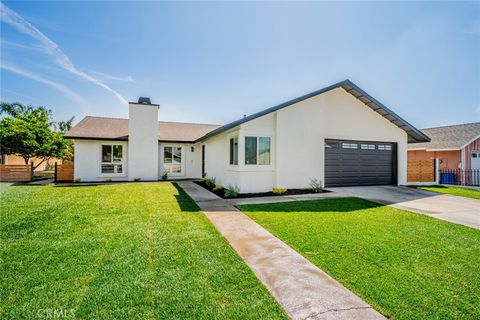 Photo of 9905 Elm Ave, Fontana, CA 92335 (MLS # OC26066130)