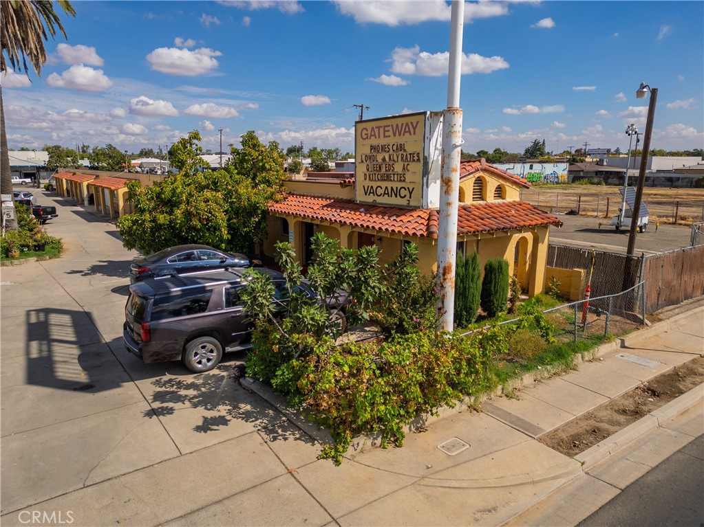 1407 W 16th Street