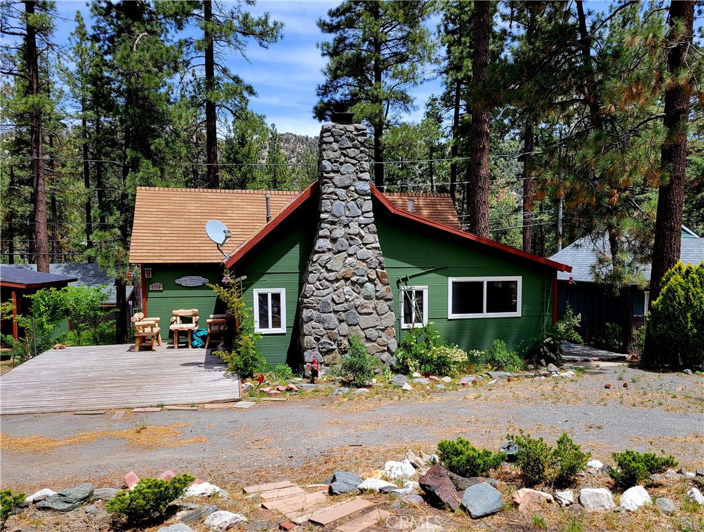 1116 Lark Road