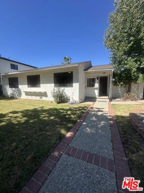 Photo of 7359 Amestoy Avenue, Los Angeles, CA 91406 (MLS # 26874733)