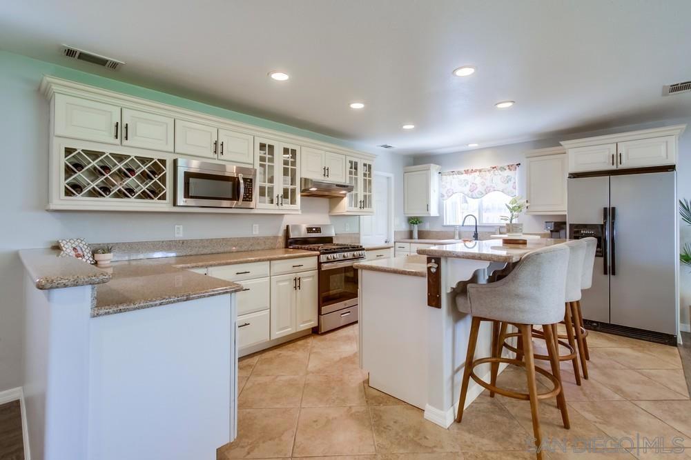 4294 Caledonia Dr