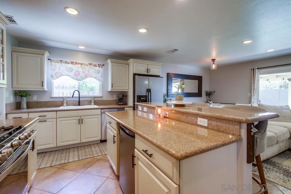 4294 Caledonia Dr