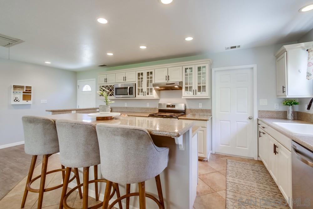 4294 Caledonia Dr