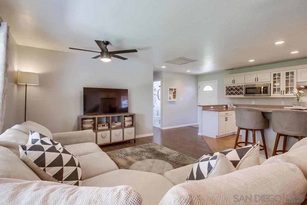 4294 Caledonia Dr