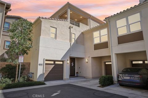 174 Denali Lake Forest CA 92630