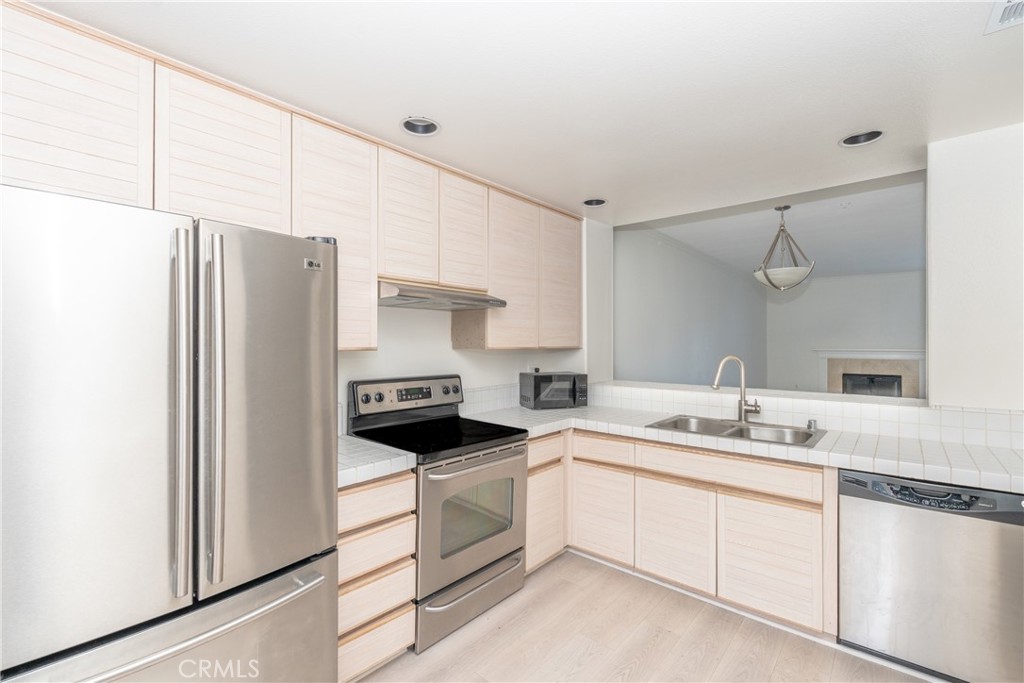 Metropolitan (MET) - Residential Lease