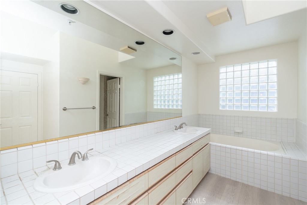 Metropolitan (MET) - Residential Lease