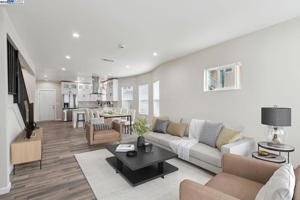 CLINTON - Residential