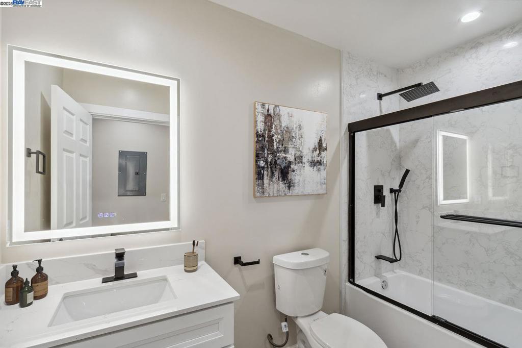 CLINTON - Residential