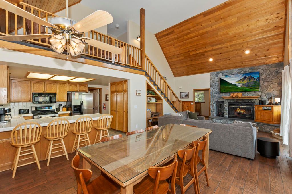 Photo of 1174 Alameda Road, Big Bear, CA 92314 (MLS # 219145115DA)