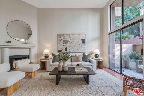 Photo of 5307 Wilkinson Avenue #15B, Valley Village, CA 91607 (MLS # 25609933)