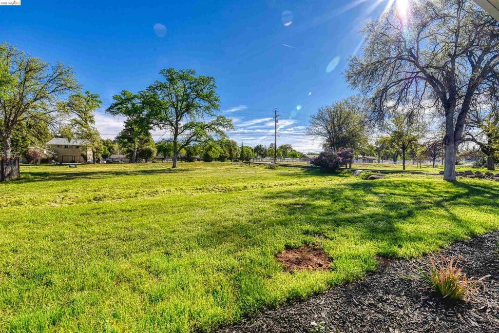 13301 Clements