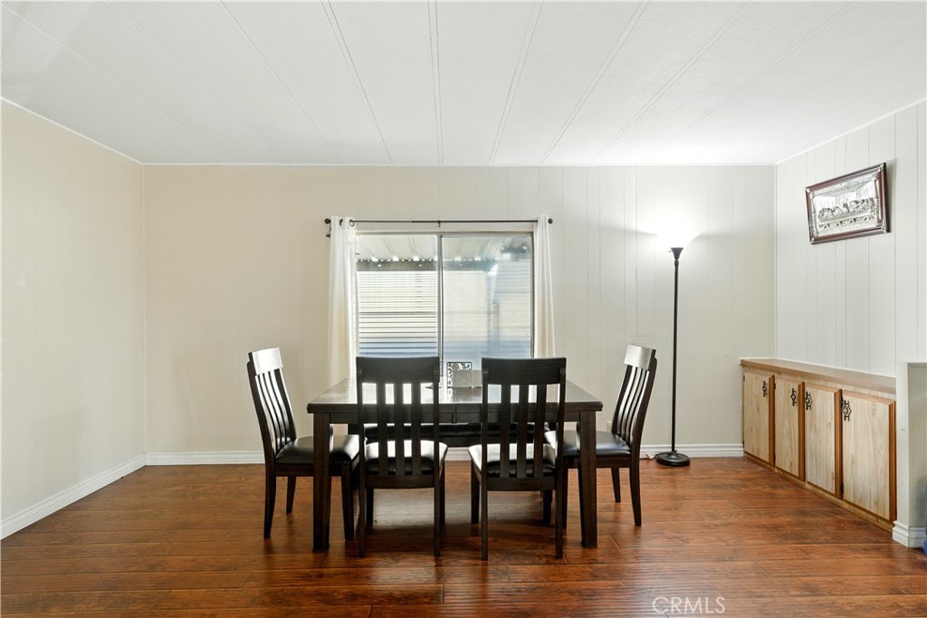 3595 Santa Fe Avenue 60