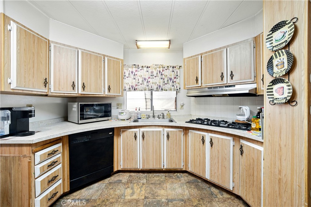 3595 Santa Fe Avenue 60