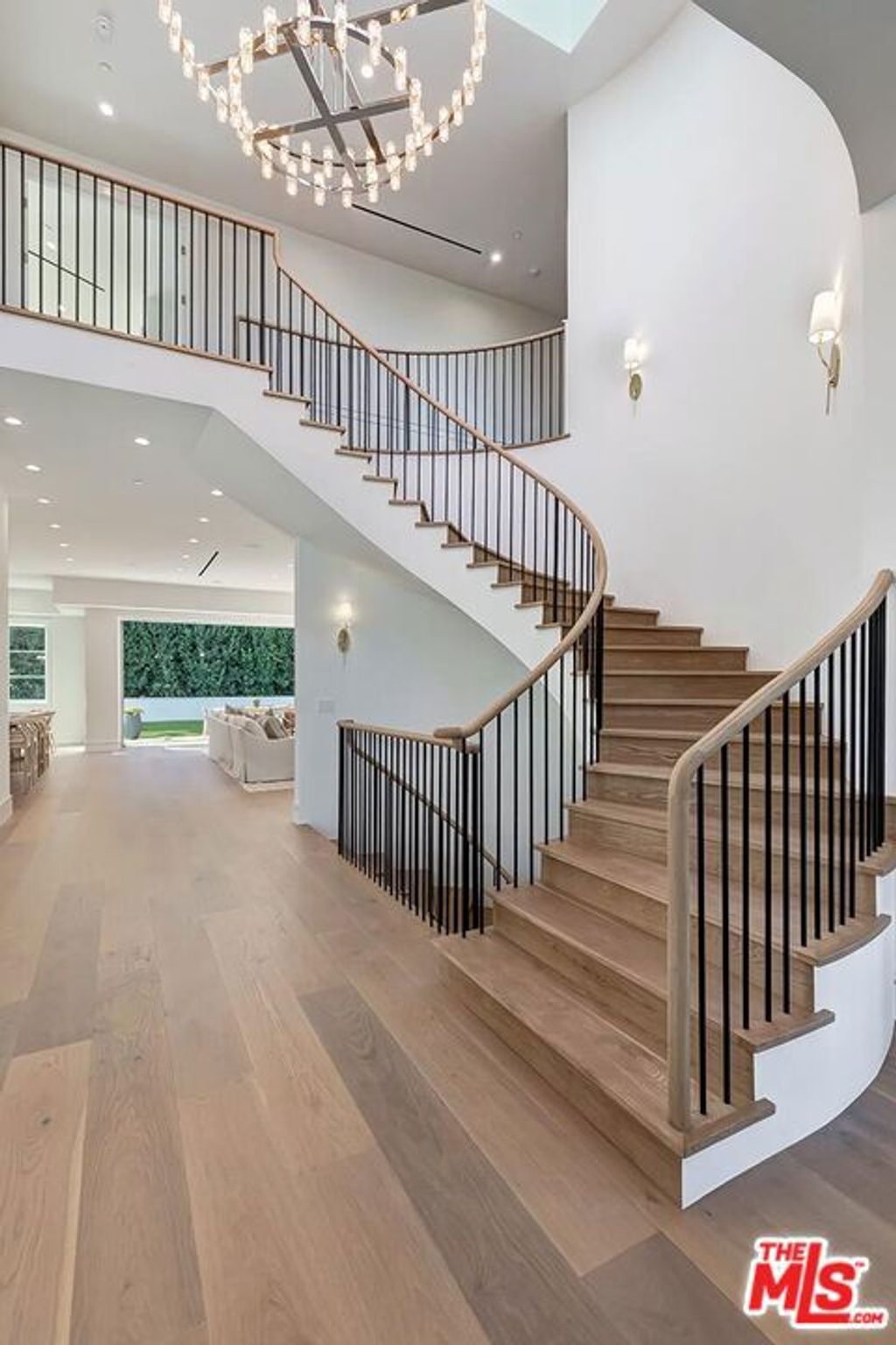 Photo of 1675 San Remo Drive, Pacific Palisades, CA 90272 (MLS # 25607639)