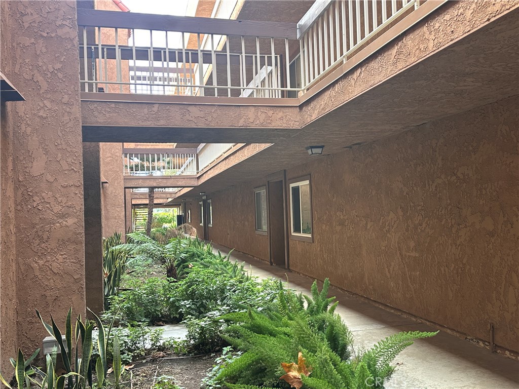 Villa Warner (VWAR) - Residential Lease