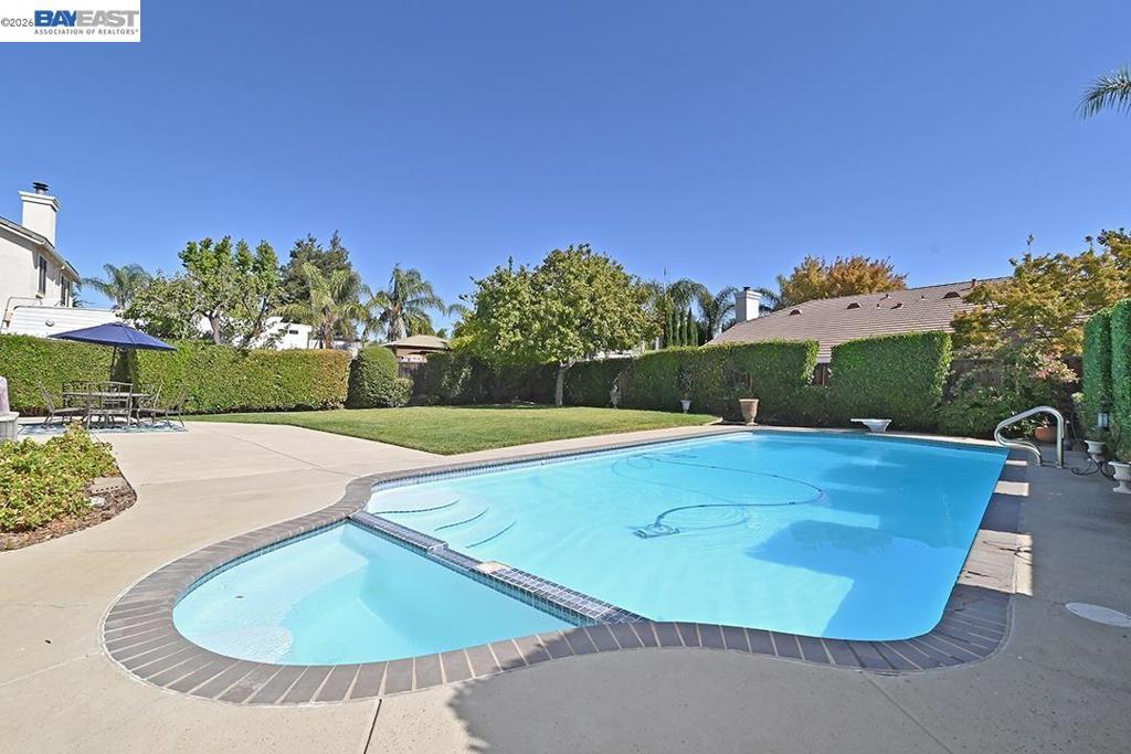 1606 Dawnview Dr