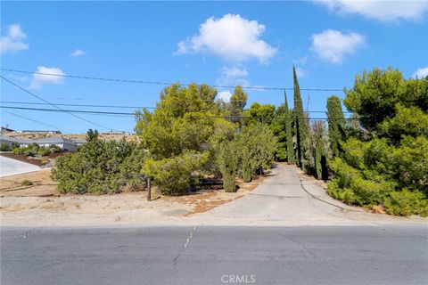 Photo of 17550 Buckthorn Ave, Hesperia, CA 92345 (MLS # HD25244388)
