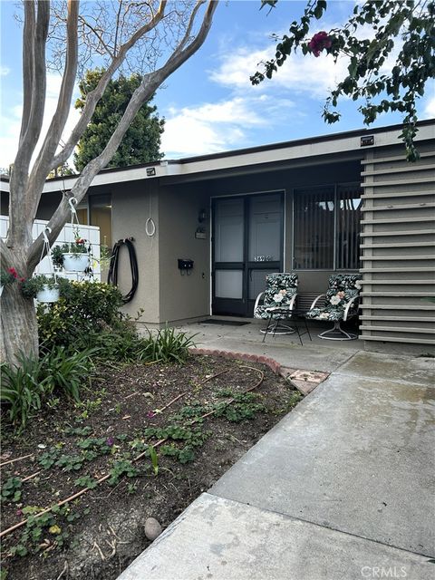 Photo of 369 G Avenida Castilla, Laguna Woods, CA 92637 (MLS # PW26008686)