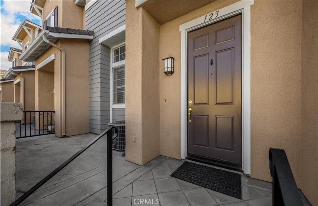 123 S Orange Ave