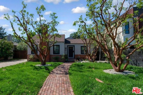 Photo of 4147 Marcasel Avenue, Los Angeles, CA 90066 (MLS # 26837023)