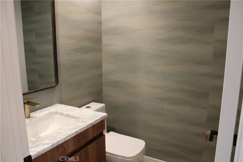 Tiny photo for 5145 Yarmouth Ave, Encino, CA 91316 (MLS # SR26046963)