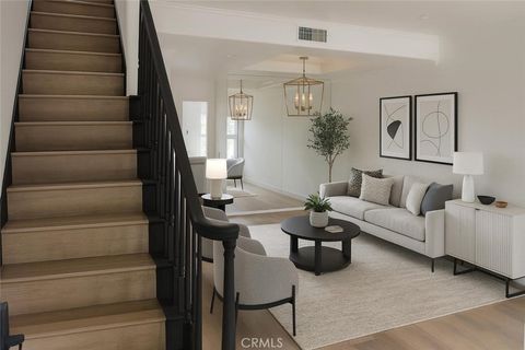 Tiny photo for 5145 Yarmouth Ave, Encino, CA 91316 (MLS # SR26046963)