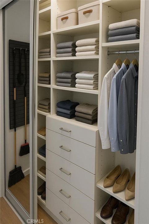 Tiny photo for 5145 Yarmouth Ave, Encino, CA 91316 (MLS # SR26046963)