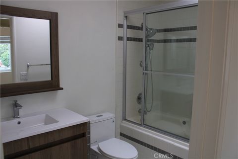 Tiny photo for 5145 Yarmouth Ave, Encino, CA 91316 (MLS # SR26046963)